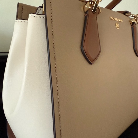 BRAND NEW Michael Kors Marilyn Satchel Bag. 🤎👜 Beautiful!! - Picture 16 of 16